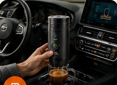 Cafeteira portátil no carro